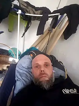 Snapshot of Ladyshaker82 chatting on 02/26/25, 12:27 Ladyshaker82 online show from 02/26/25, 12:27