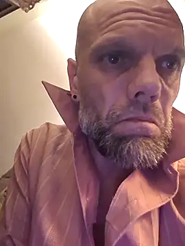 Ladyshaker82 online show from 11/03/25, 02:17