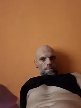 Snapshot of Ladyshaker82 chatting on 11/01/25, 02:55 Ladyshaker82 online show from 11/01/25, 02:55