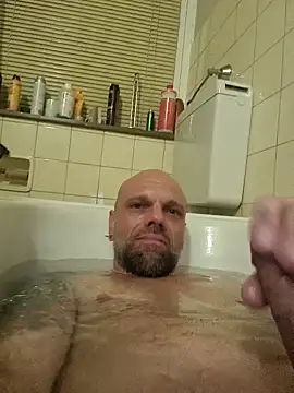 Ladyshaker82 online show from 04/16/26, 12:00