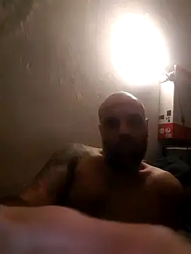 Snapshot of Ladyshaker82 chatting on 02/26/25, 09:20 Ladyshaker82 online show from 02/26/25, 09:20