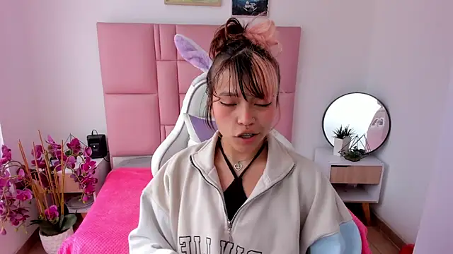 Snapshot of katalina_garcia chatting on 02/15/26, 04:06 katalina garcia online show from 02/15/26, 04:06