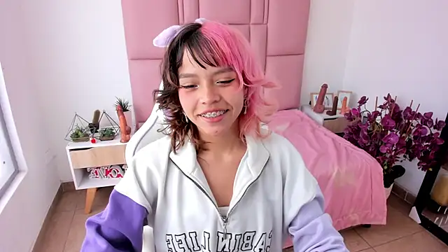 Snapshot of katalina_garcia chatting on 01/08/26, 03:51 katalina garcia online show from 01/08/26, 03:51