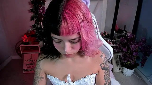 katalina garcia online show from 11/14/25, 10:02