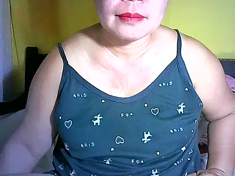 Snapshot of boobsiness chatting on 09/23/25, 12:12 boobsiness online show from 09/23/25, 12:12