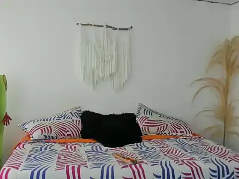 Snapshot of bonny_choke chatting on 09/15/25, 06:30 bonny choke online show from 09/15/25, 06:30