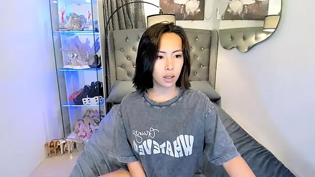 reighnempress online show from 01/17/26, 01:04