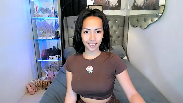 reighnempress online show from 02/23/26, 01:18