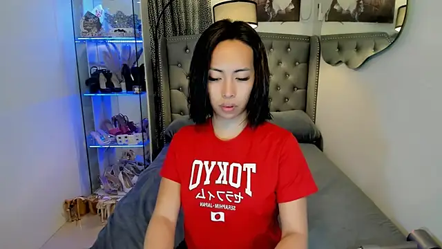 reighnempress online show from 11/14/25, 02:48