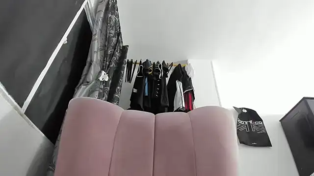 natalia hottman online show from 10/31/25, 12:02