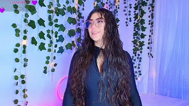 Samii Evans online show from 12/19/25, 01:09