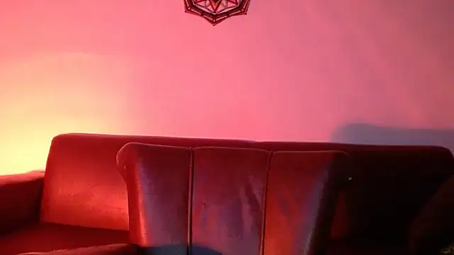 Linda1975 online show from 12/15/25, 12:49