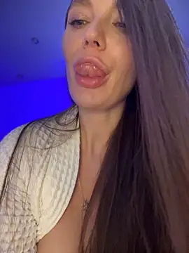 Snapshot of Emma_Catt chatting on 12/27/24, 03:42 Emma Catt online show from 12/27/24, 03:42