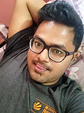 Snapshot of Honestguy100 chatting on 11/03/25, 10:19 Honestguy100 online show from 11/03/25, 10:19