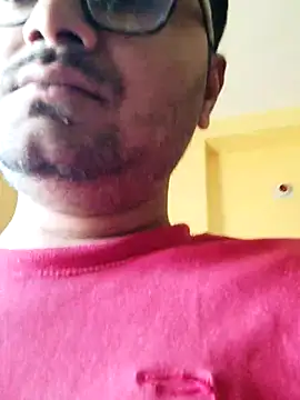 Snapshot of Honestguy100 chatting on 11/08/25, 05:22 Honestguy100 online show from 11/08/25, 05:22