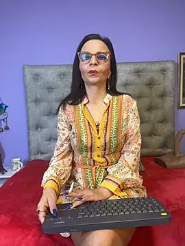 Snapshot of Miss_ellien chatting on 07/02/26, 04:18 Miss ellien online show from 07/02/26, 04:18