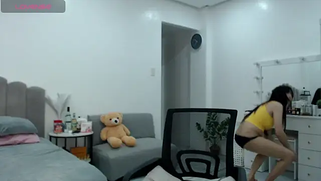 LoveMarieFoxxx online show from 10/20/25, 02:39