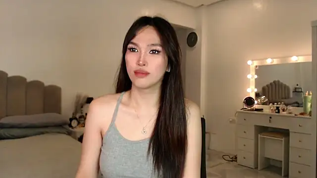Snapshot of LoveMarieFoxxx chatting on 06/12/26, 05:05 LoveMarieFoxxx online show from 06/12/26, 05:05
