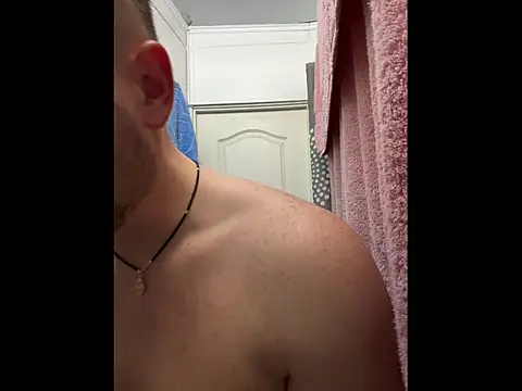 Snapshot of MartinBrandon chatting on 06/11/26, 12:32 MartinBrandon online show from 06/11/26, 12:32