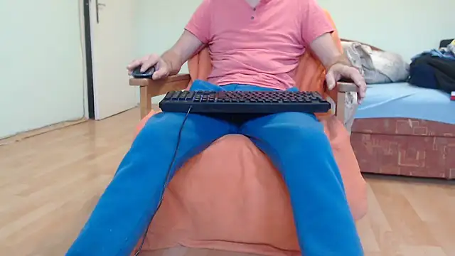 Snapshot of VASKOS178 chatting on 12/22/25, 12:16 VASKOS178 online show from 12/22/25, 12:16