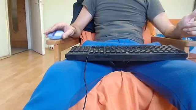 Snapshot of VASKOS178 chatting on 12/03/25, 08:58 VASKOS178 online show from 12/03/25, 08:58