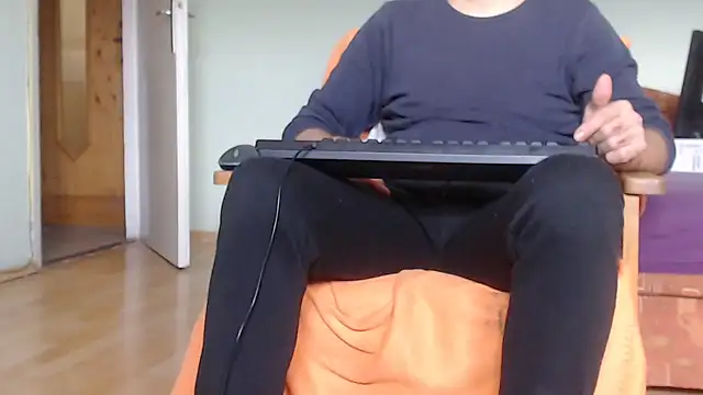 Snapshot of VASKOS178 chatting on 01/07/26, 01:05 VASKOS178 online show from 01/07/26, 01:05