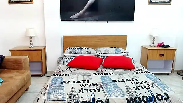 Snapshot of MaloryAndLuna chatting on 09/26/25, 11:50 MaloryAndLuna online show from 09/26/25, 11:50