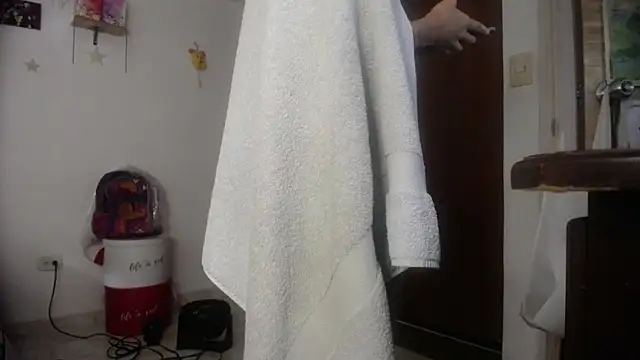 Snapshot of Moon_lunita chatting on 07/16/26, 09:45 Moon lunita online show from 07/16/26, 09:45