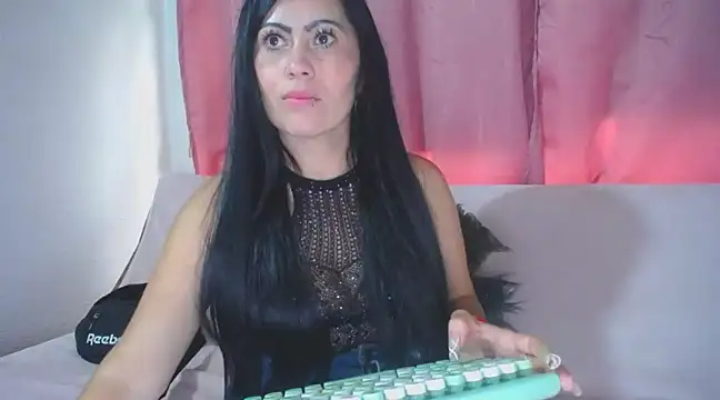 Snapshot of Tania_mature chatting on 02/18/25, 10:14 Tania mature online show from 02/18/25, 10:14
