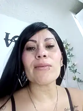 Snapshot of Tania_mature chatting on 07/01/26, 05:46 Tania mature online show from 07/01/26, 05:46
