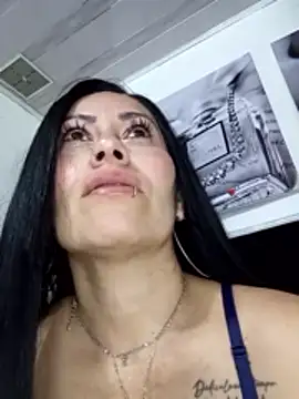Tania mature online show from 04/28/26, 05:39