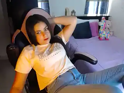 Snapshot of violeta_campbell chatting on 02/21/25, 07:21 violeta campbell online show from 02/21/25, 07:21