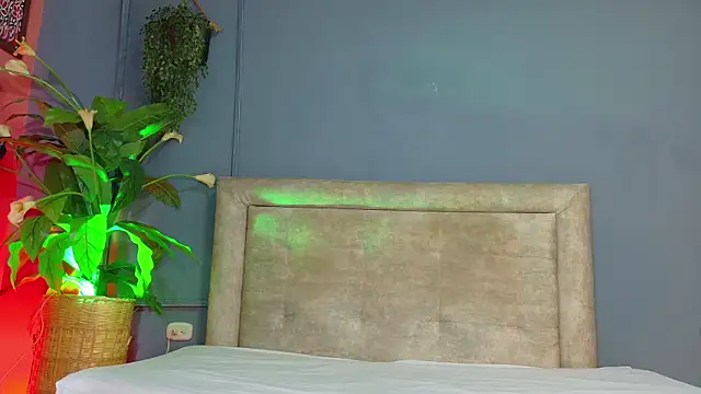 nicol snow online show from 03/08/26, 01:25