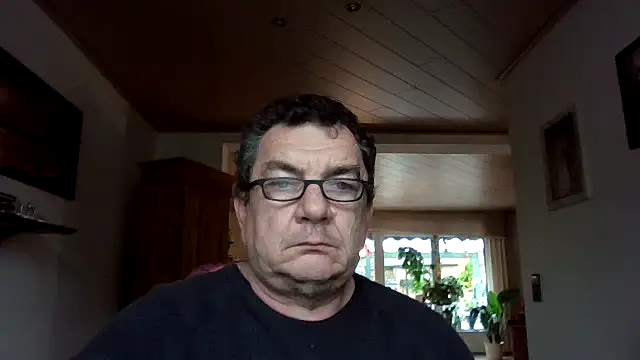 Snapshot of Nobbie444 chatting on 11/15/25, 10:19 Nobbie444 online show from 11/15/25, 10:19