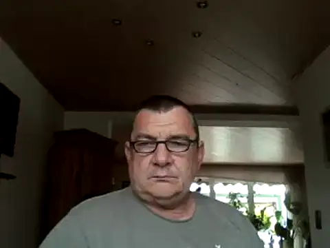 Snapshot of Nobbie444 chatting on 05/17/26, 11:43 Nobbie444 online show from 05/17/26, 11:43