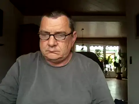 Snapshot of Nobbie444 chatting on 05/16/26, 10:36 Nobbie444 online show from 05/16/26, 10:36