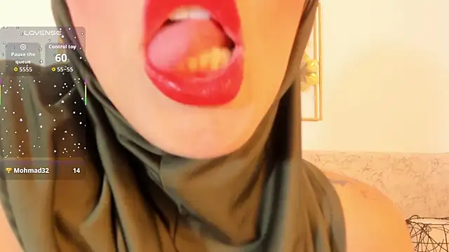 Snapshot of hanajameela chatting on 10/10/25, 11:44 hanajameela online show from 10/10/25, 11:44