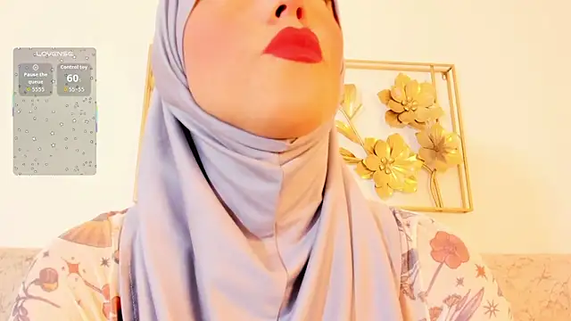 Snapshot of hanajameela chatting on 12/15/25, 11:49 hanajameela online show from 12/15/25, 11:49