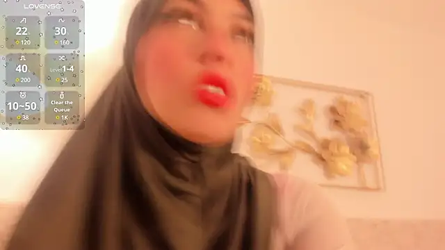 Snapshot of hanajameela chatting on 03/18/25, 11:33 hanajameela online show from 03/18/25, 11:33