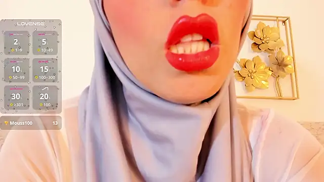 Snapshot of hanajameela chatting on 11/24/25, 11:43 hanajameela online show from 11/24/25, 11:43