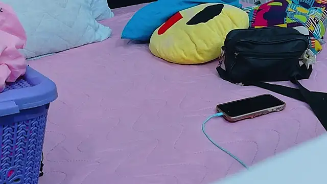 colombiamommy online show from 10/27/25, 12:28