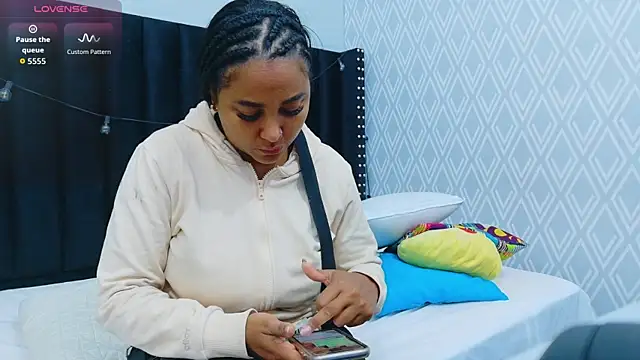 colombiamommy online show from 10/24/25, 12:26