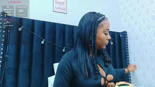 colombiamommy online show from 10/21/25, 01:54