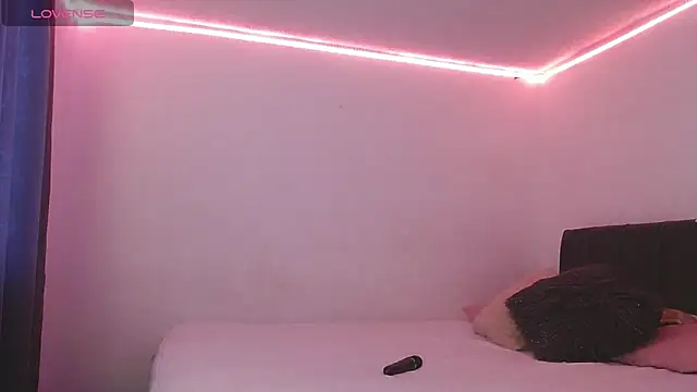 Melaniie01 online show from 05/28/26, 10:15