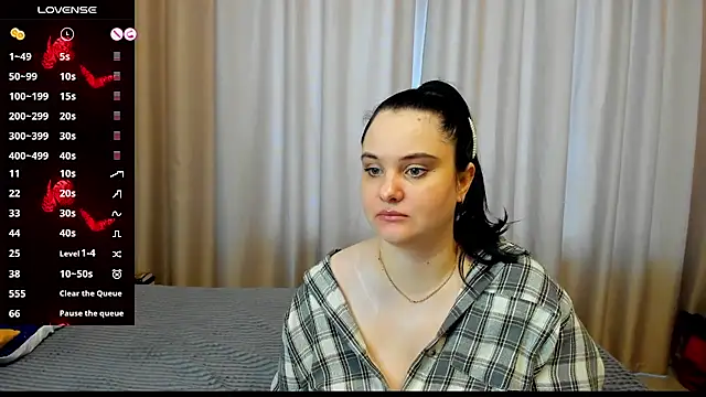 Snapshot of AlanaBrox chatting on 03/03/26, 10:33 AlanaBrox online show from 03/03/26, 10:33