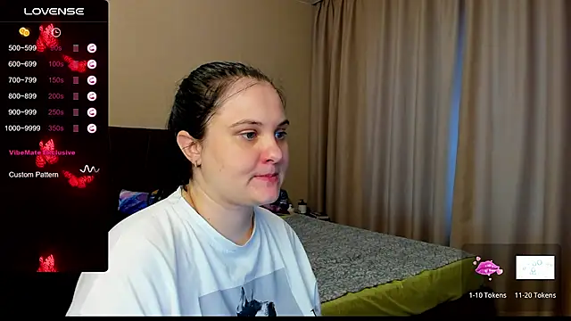 AlanaBrox online show from 10/28/25, 09:08