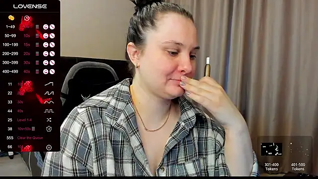 AlanaBrox online show from 11/17/25, 11:47