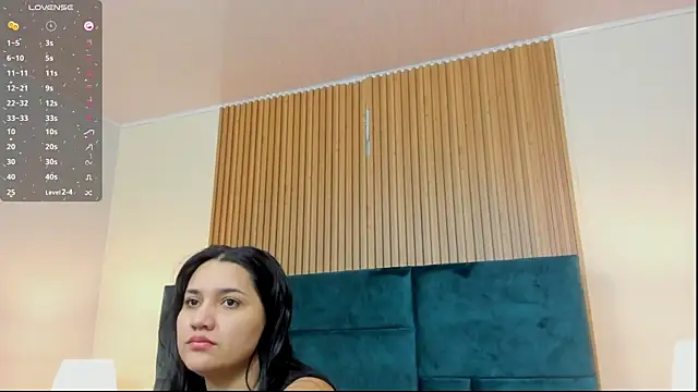 Snapshot of Kareena_chopra chatting on 05/21/26, 12:13 Kareena chopra online show from 05/21/26, 12:13