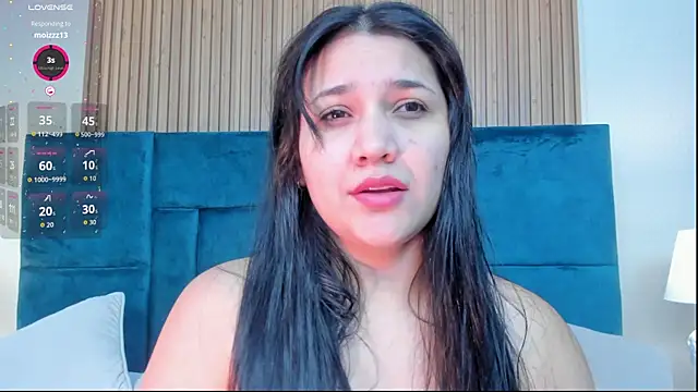 Snapshot of Kareena_chopra chatting on 06/23/26, 12:25 Kareena chopra online show from 06/23/26, 12:25