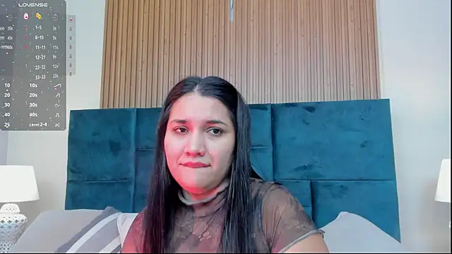 Snapshot of Kareena_chopra chatting on 05/28/26, 12:33 Kareena chopra online show from 05/28/26, 12:33